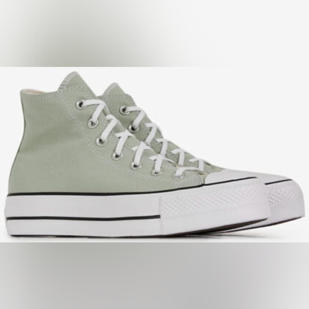 Converse Chuck Taylor All Star Lift Canvas Platform Sneakers Size 10 MSRP$85